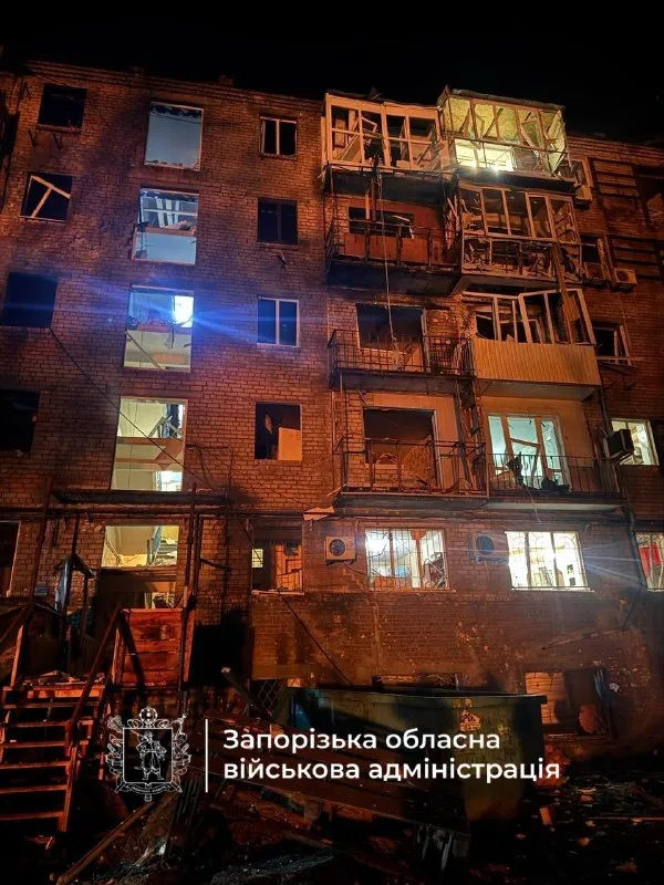 Повреждённый жилой дом после удара по Запорожью. Фото Запорожской ОВА; источник — Р. Харченко, 17.10.2026