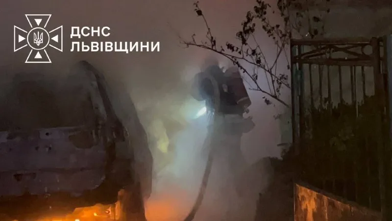 Тушение пожара у повреждённого автомобиля. Мурованое, 13 октября 2026