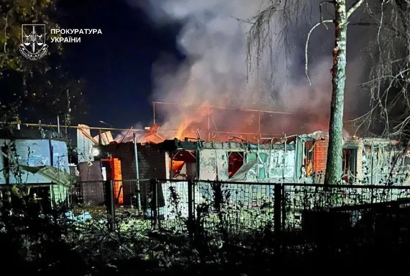 Повреждённое здание после удара по Синельниково 24 октября 2026 года