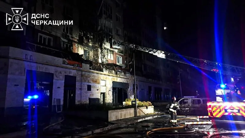 Спасательные работы у повреждённого жилого дома. Умань, 16 октября 2026