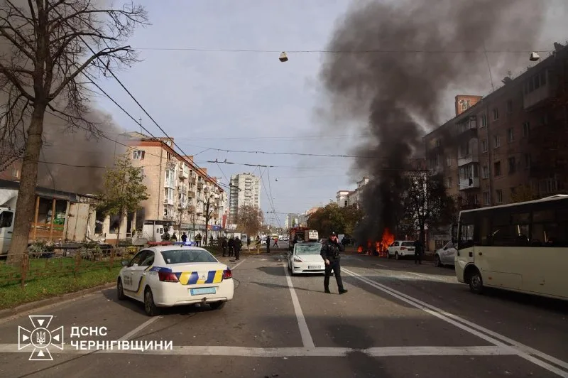 Удар по центру Чернигова: власти сообщили о гибели двух девушек и 23 раненых