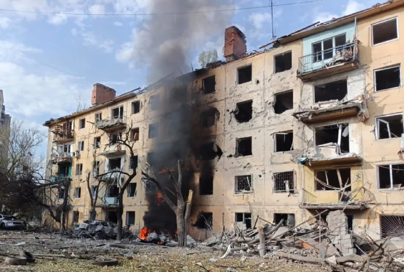 Удар по Краматорску: погибли трое тепловиков, повреждены жилые дома